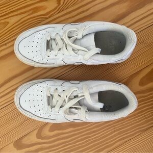 Kids Nike AF1 size 4.5Y (white)